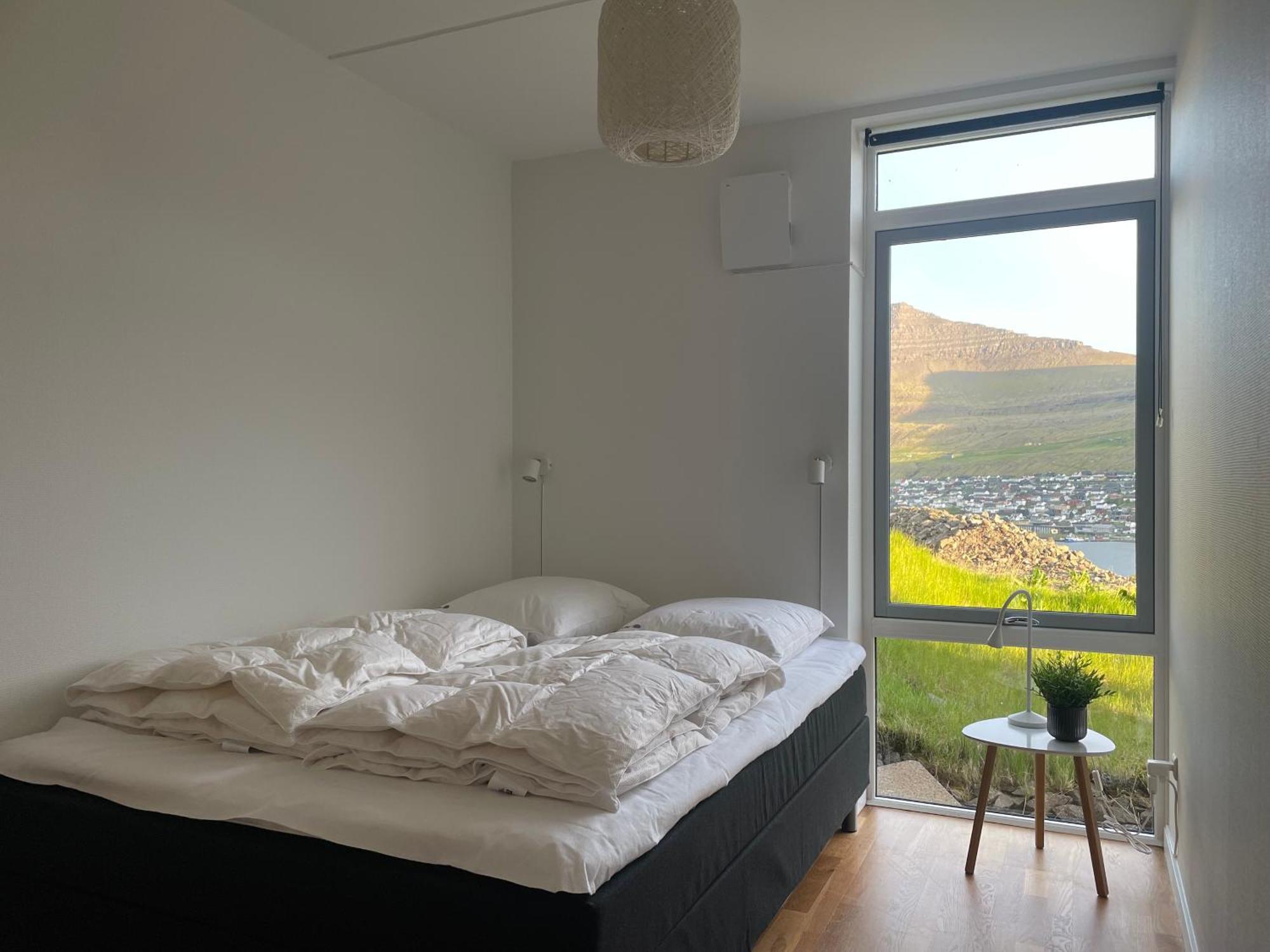Unique Sea & Landscape View And Spacious Apartment Klaksvík 외부 사진