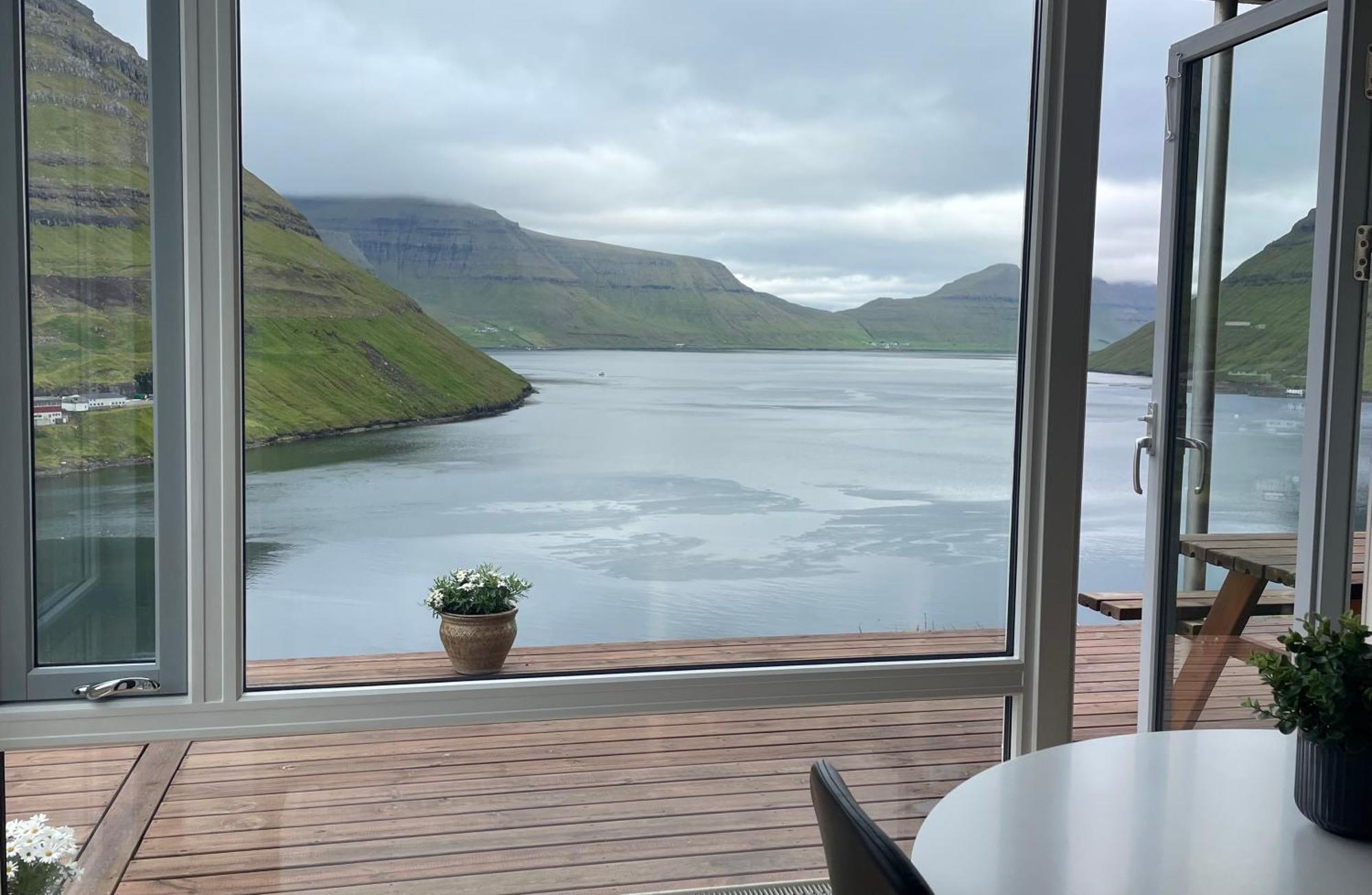 Unique Sea & Landscape View And Spacious Apartment Klaksvík 외부 사진